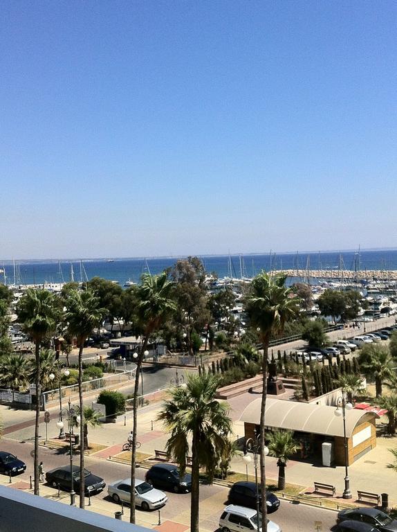 Sun Hall Beach Hotel Apartments Larnaca Exteriör bild