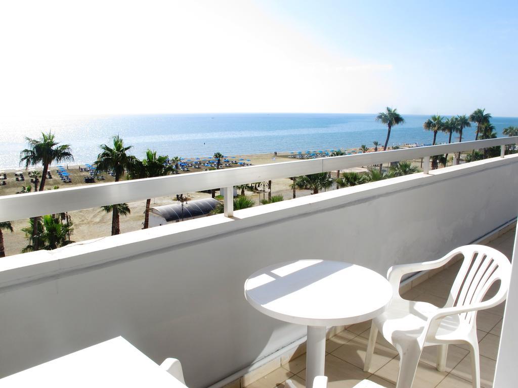 Sun Hall Beach Hotel Apartments Larnaca Exteriör bild